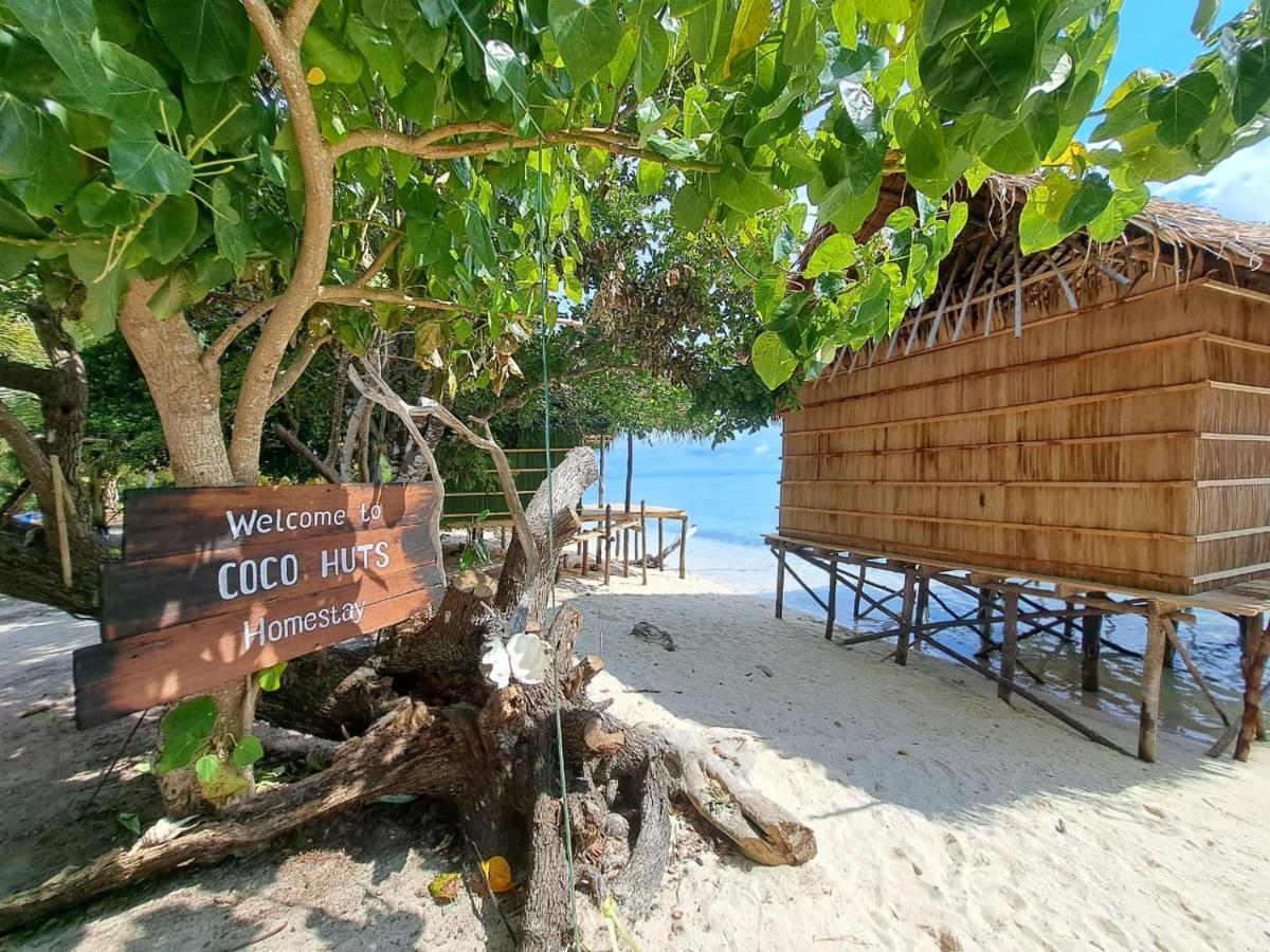 Coco Huts Guest House Waisai Екстер'єр фото