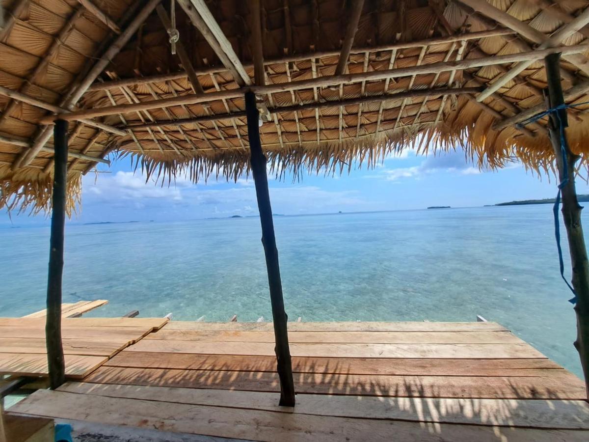 Coco Huts Guest House Waisai Екстер'єр фото