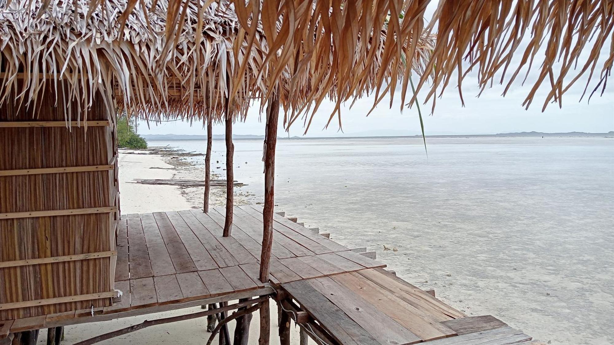 Coco Huts Guest House Waisai Екстер'єр фото